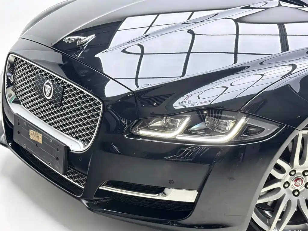 Jaguar XJ XJL 3.0 SC 2 WD Graceful Business