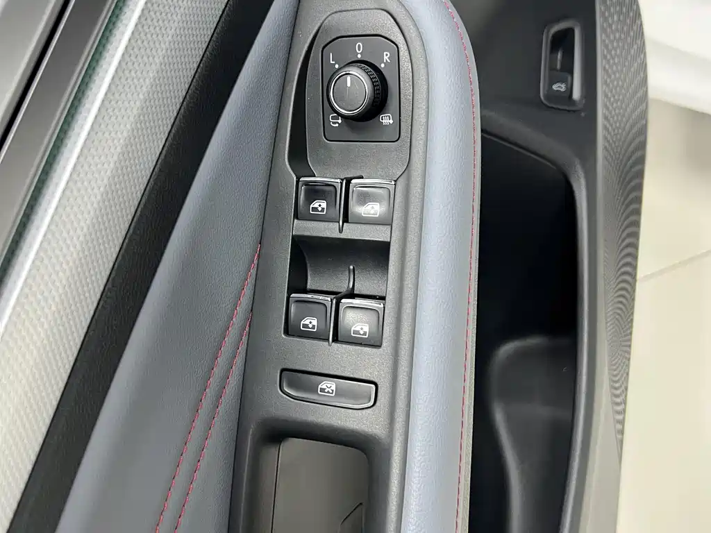 Lamando Lamando L 280 TSI DSG Spicy Cool