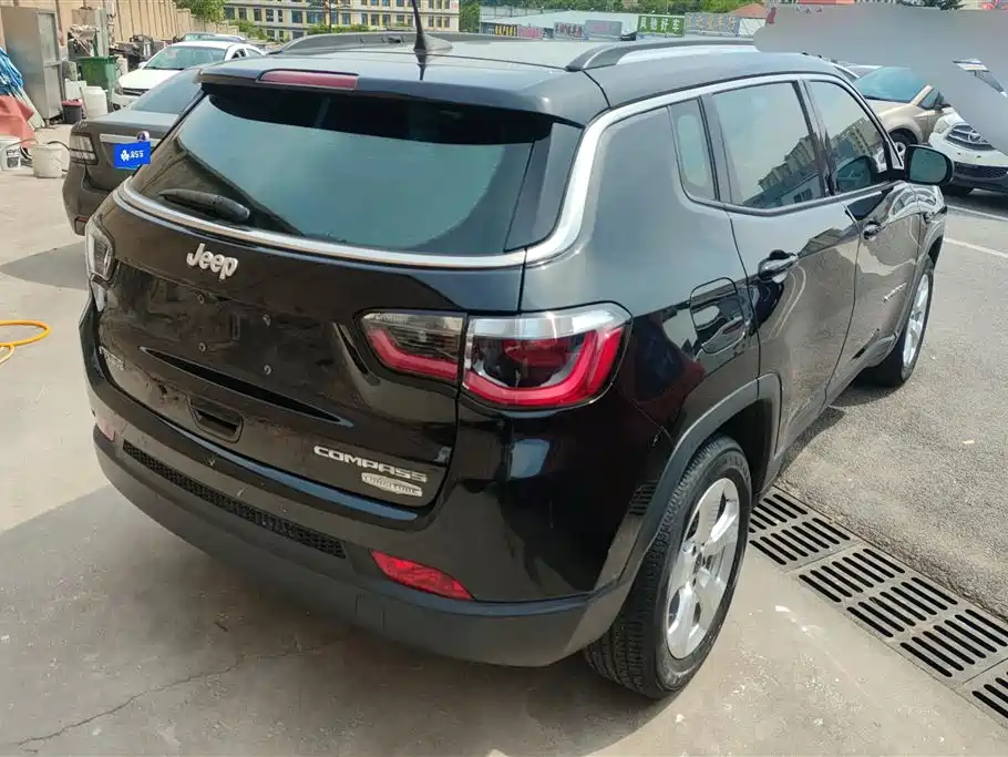 Compass 200 T Auto Home Enjoyment