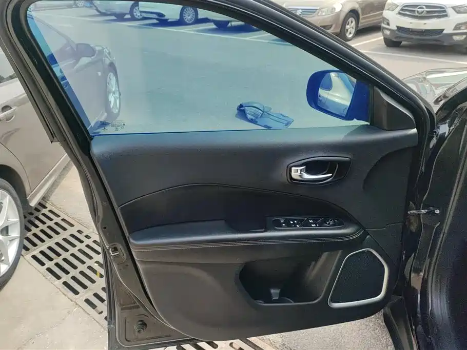 Compass 200 T Auto Home Enjoyment