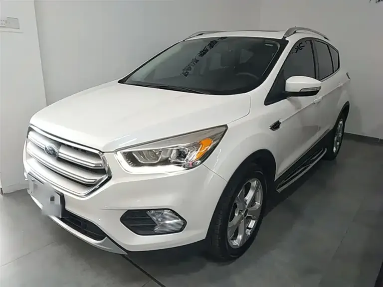 Ford Kuga EcoBoost 180 2 WD Platinum Wing