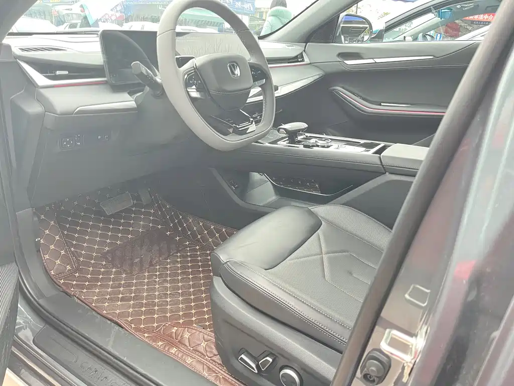 Ruicheng PLUS 1.5 T DCT Luxury