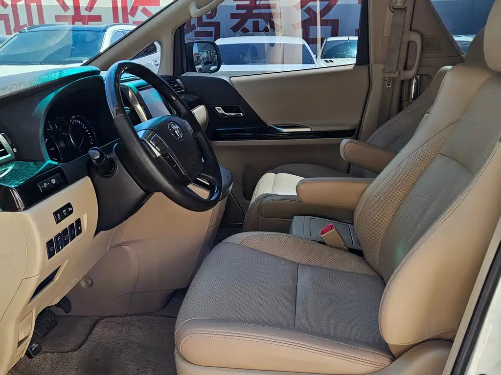 Alphard 3.5 L Luxury