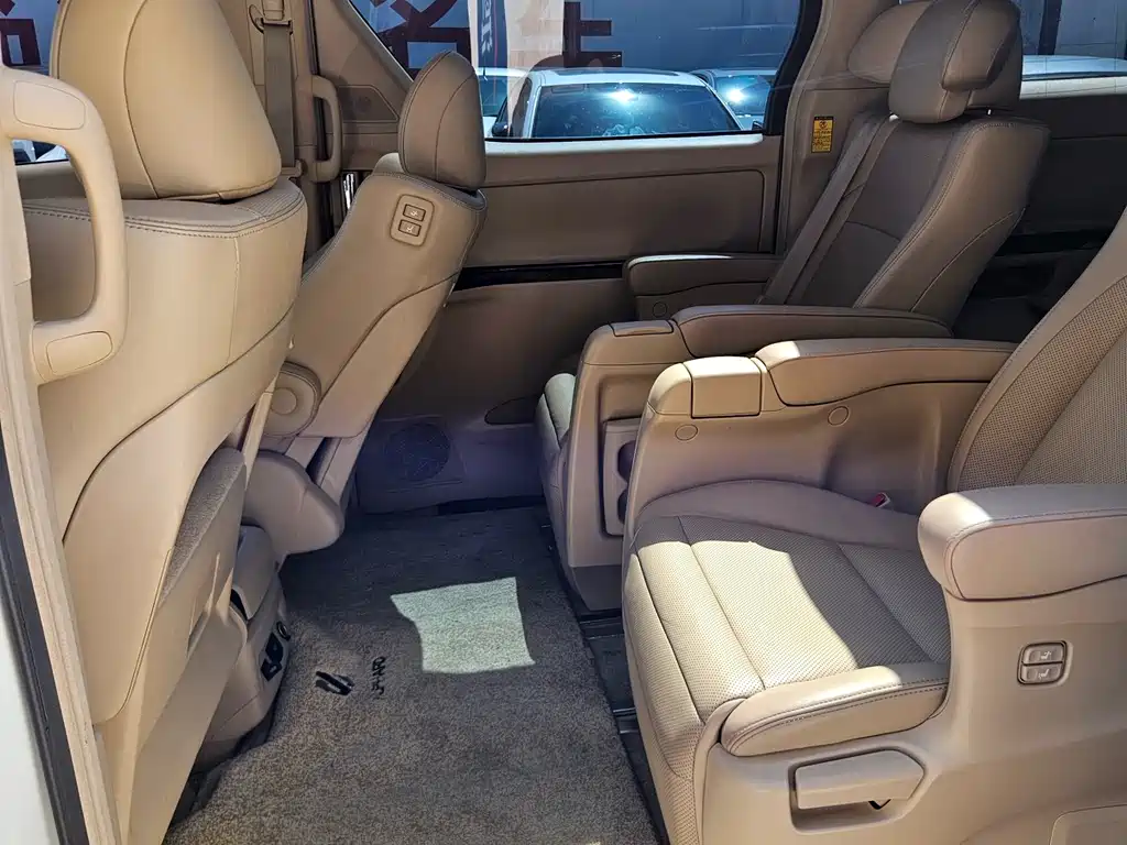 Alphard 3.5 L Luxury