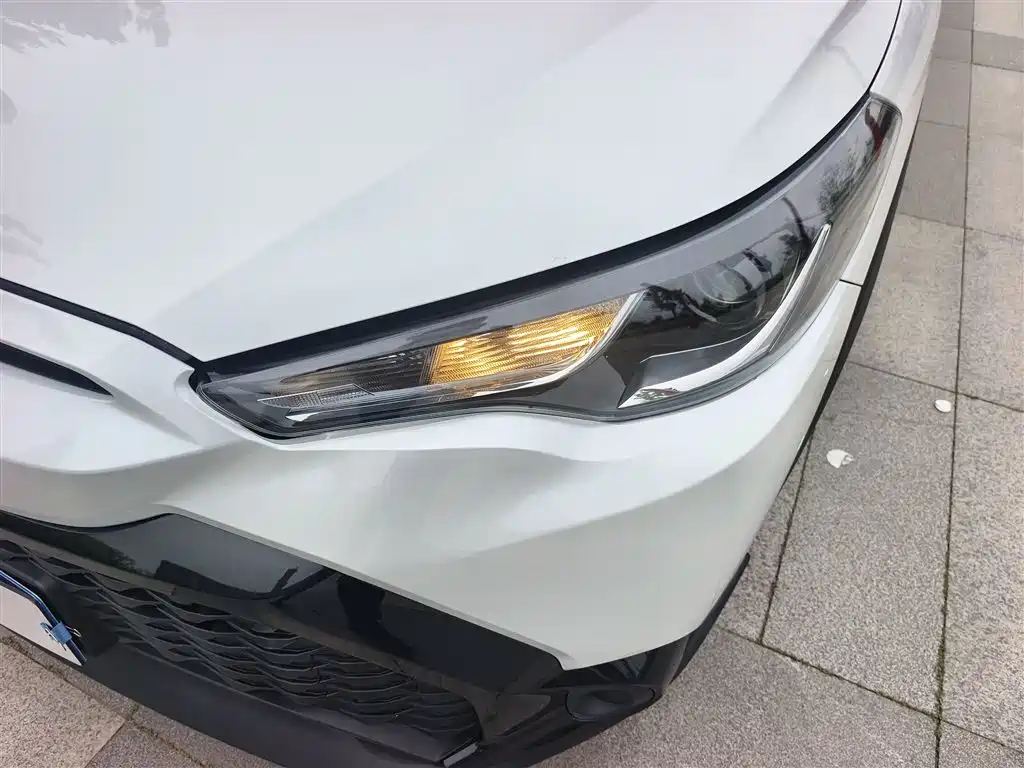 Frontlander 2.0 L CVT Leading