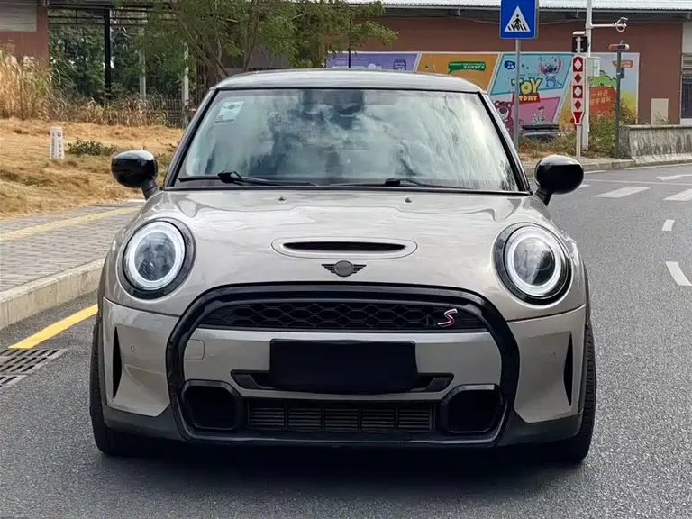 MINI 2.0 T COOPER S Artist