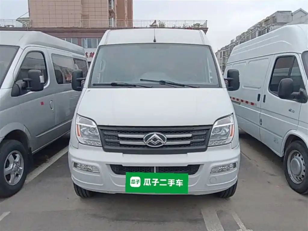 Xintu V80 2.0 T Manual Classic Aoyuntong SWB Mid Roof 5 6-seat