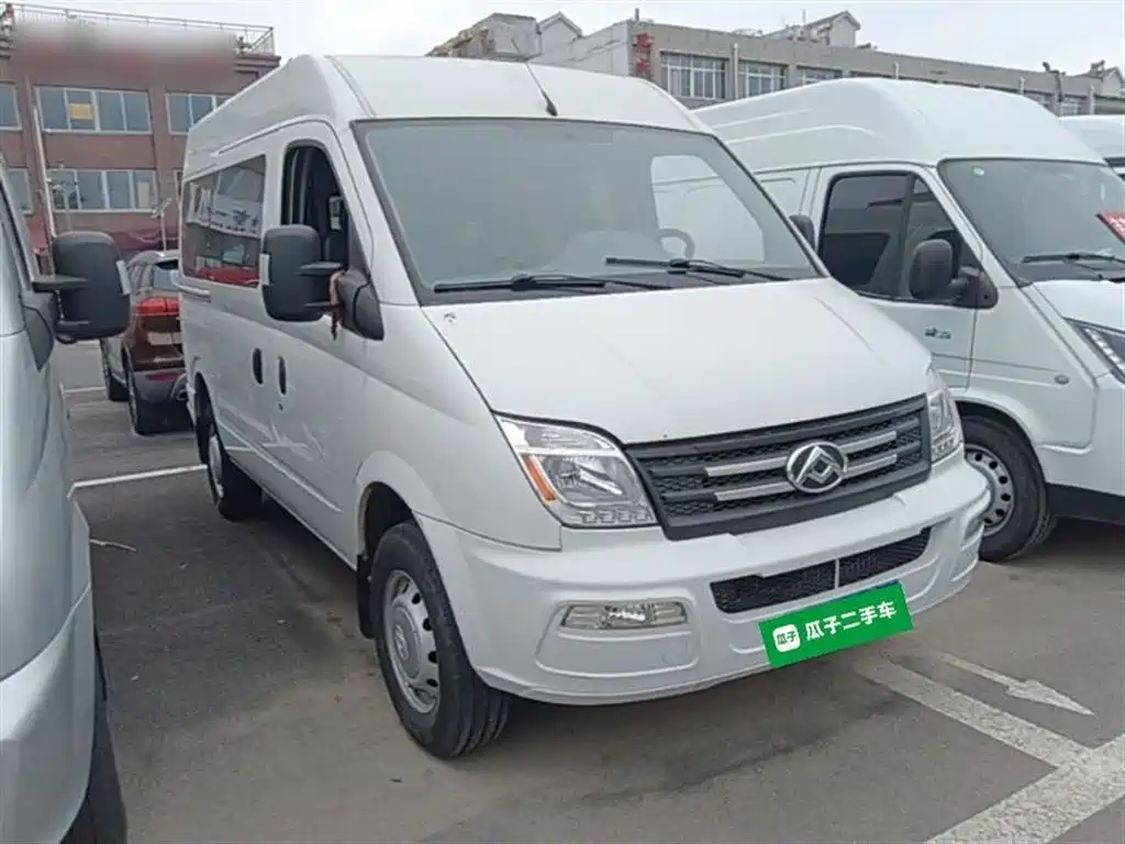 Xintu V80 2.0 T Manual Classic Aoyuntong SWB Mid Roof 5 6-seat