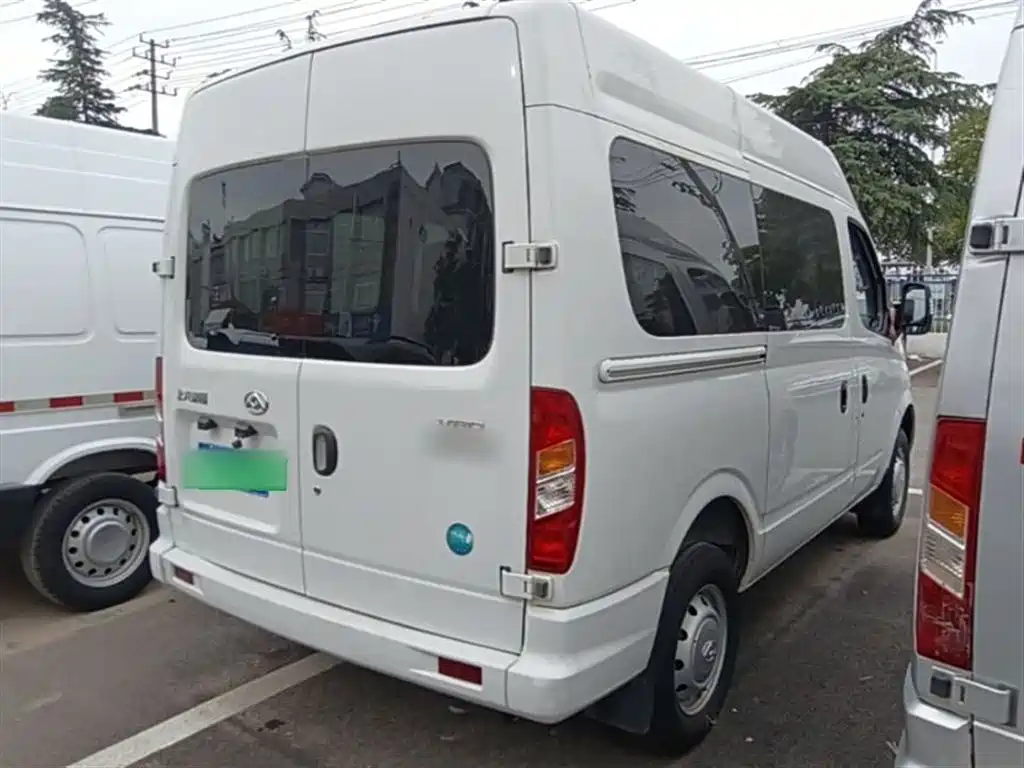 Xintu V80 2.0 T Manual Classic Aoyuntong SWB Mid Roof 5 6-seat