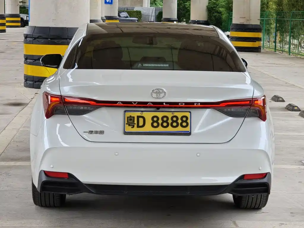Avalon 亚洲龙 2026款 2.0 L 豪华版