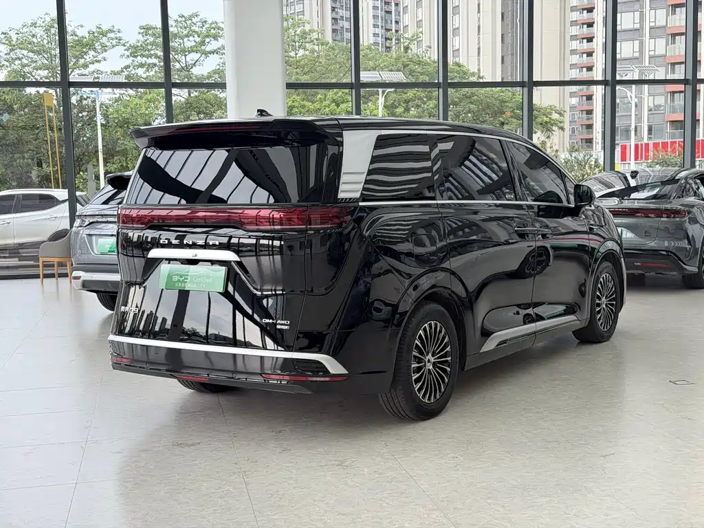 Denza D9 DM-i Smart Drive 1020 4 WD Flagship