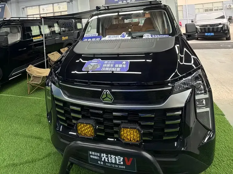 Sinotruk 先锋官V 先锋官V 2026款 远行·泊然 2.0 T 自动短轴低顶基础版