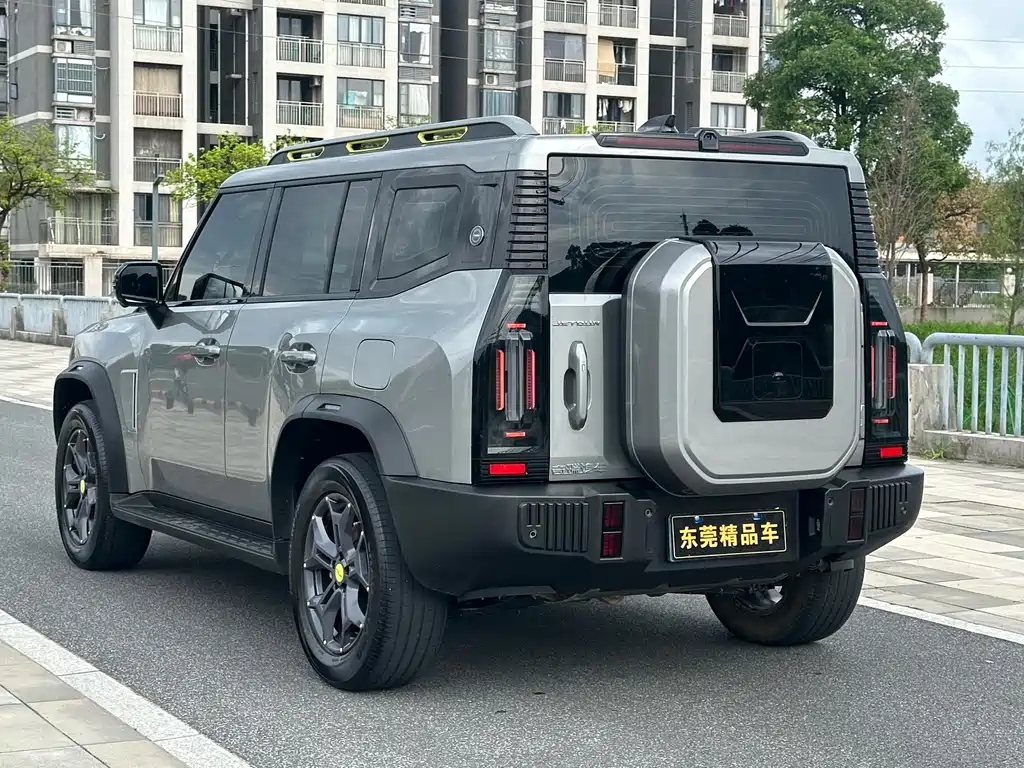 Jetour Traveller 2.0 T 4 WD Cross