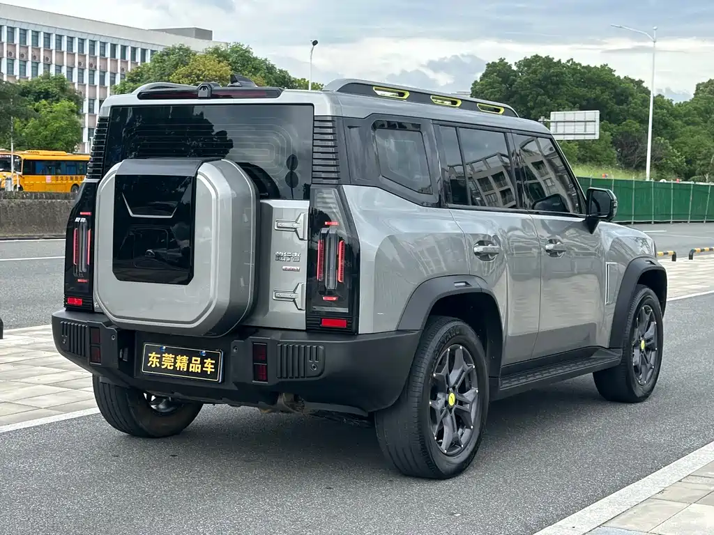 Jetour Traveller 2.0 T 4 WD Cross
