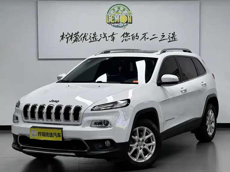Jeep Cherokee 2.4 L Leading Intelligent