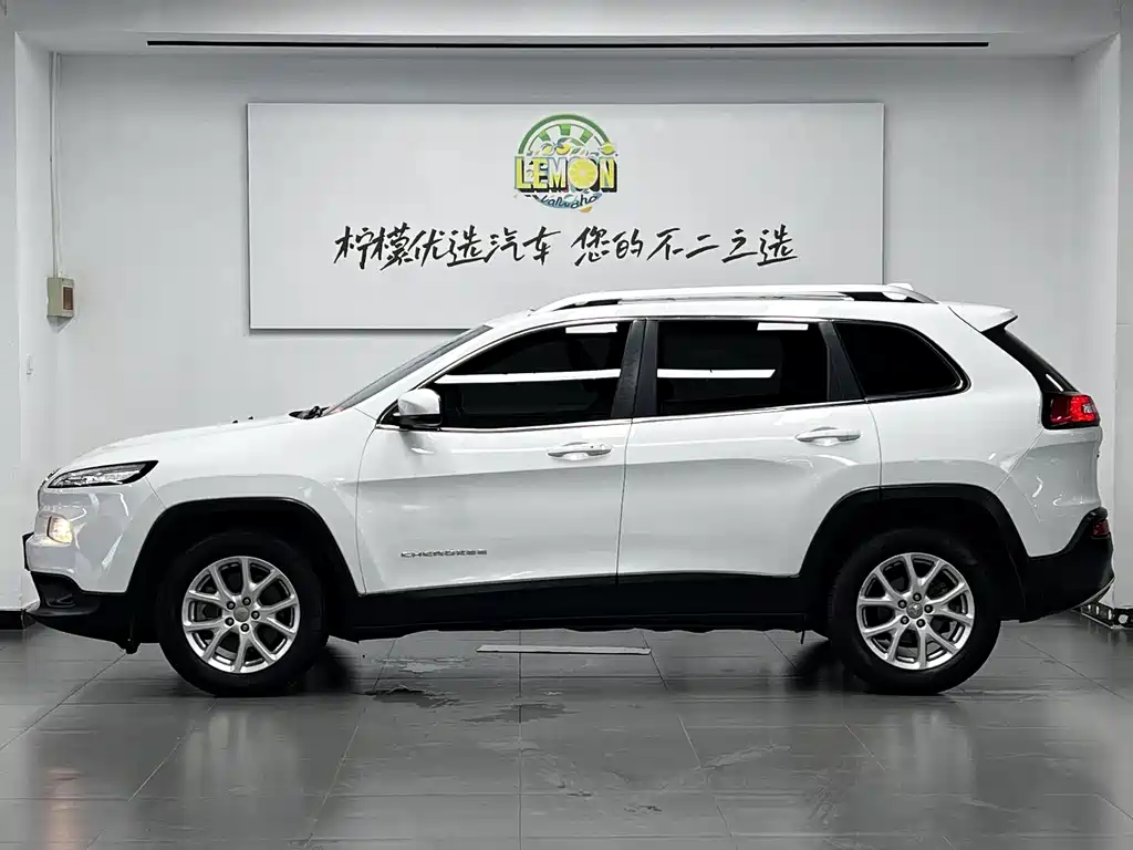 Cherokee 2.4 L Leading Intelligent