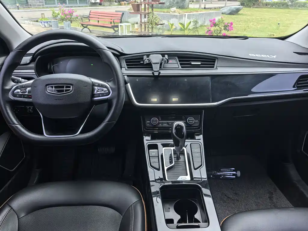 Emgrand GL 1.4 T CVT Luxury