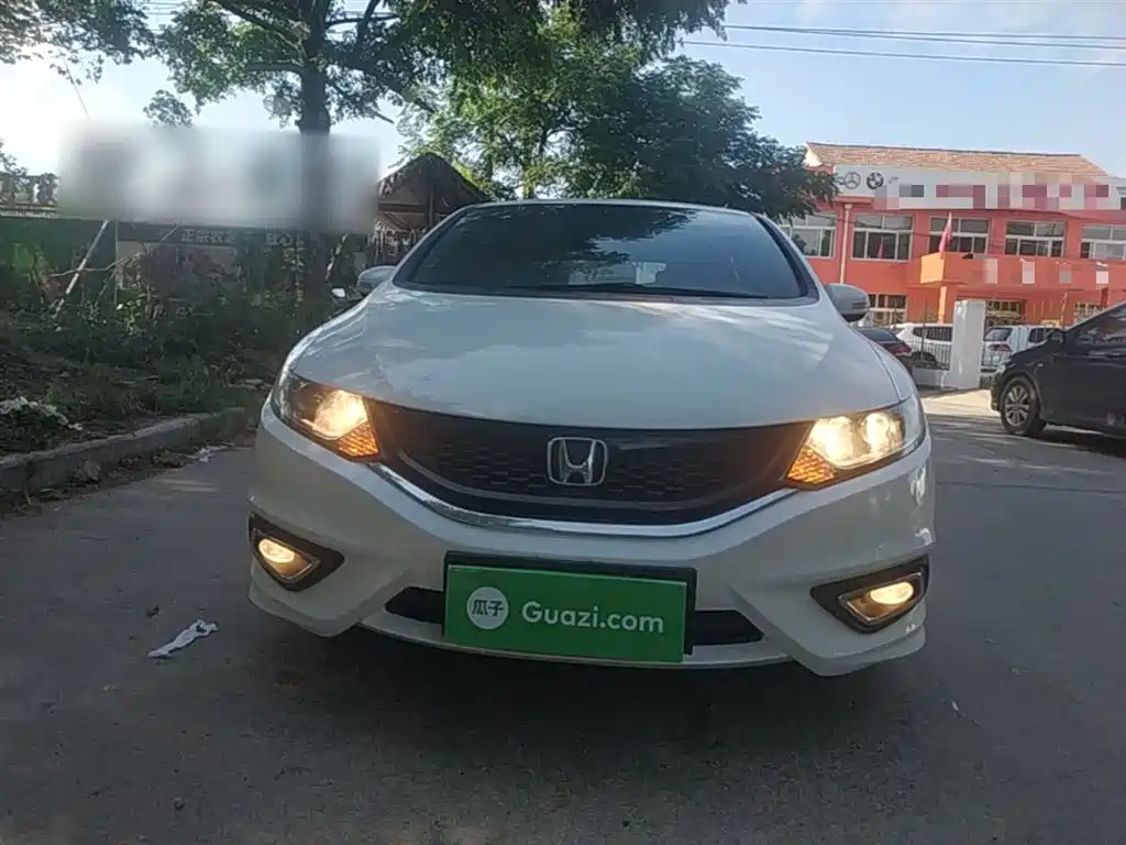 Jade 1.8 L Auto Comfort Elite 5-seat