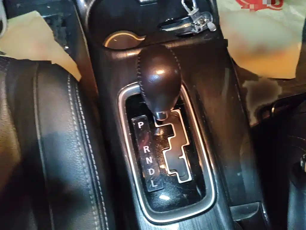 Outlander 2.4 L 4 WD Luxury 7-seat