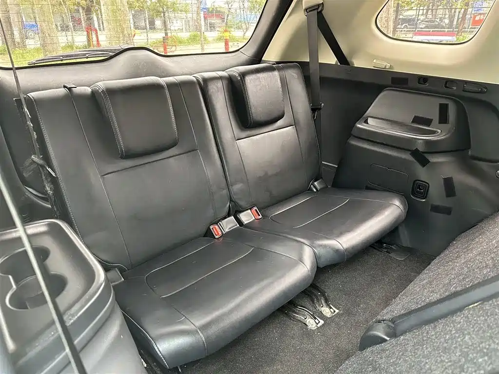 Outlander 2.0 L 2 WD Smooth Enjoyment 7-seat
