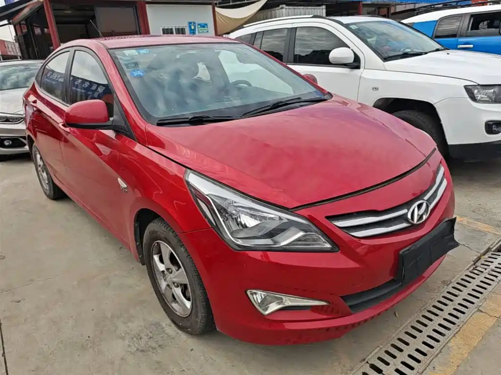 Accent 1.4 L Auto Intelligent GLS