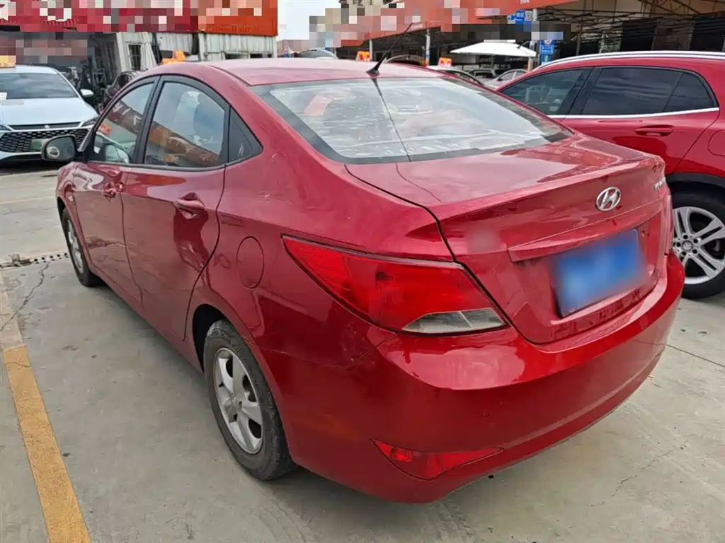 Accent 1.4 L Auto Intelligent GLS