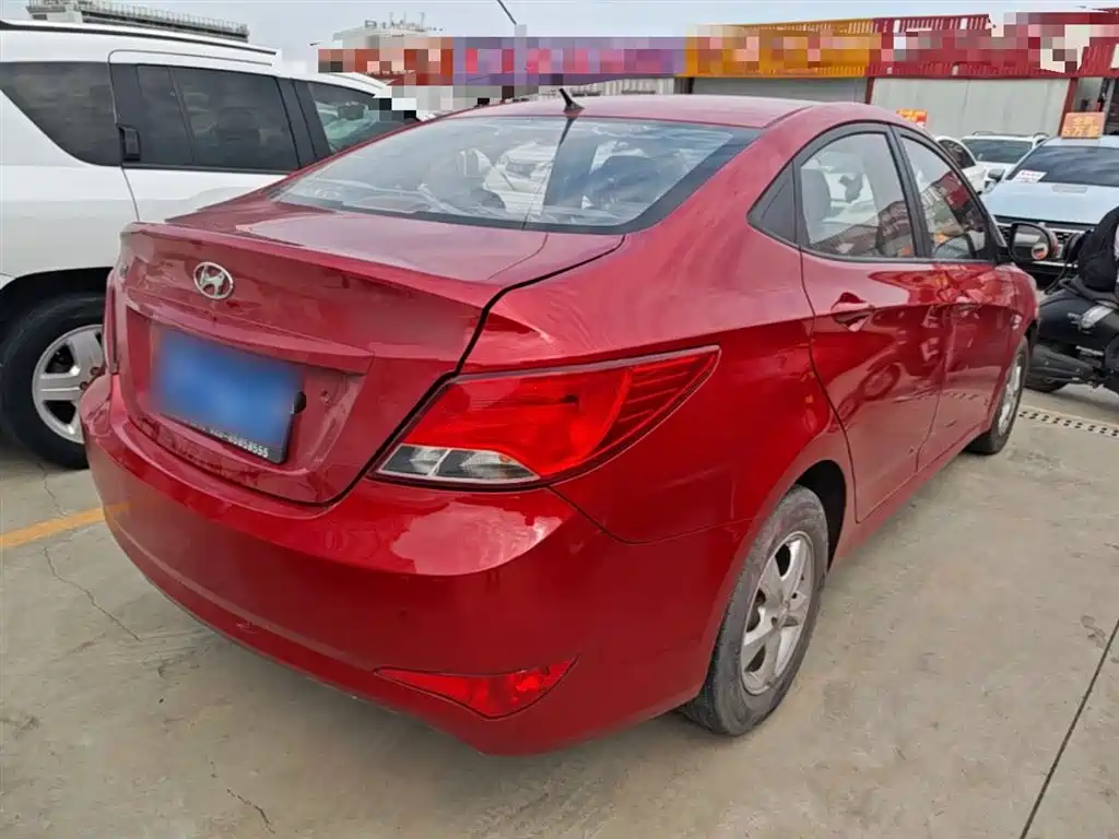 Accent 1.4 L Auto Intelligent GLS