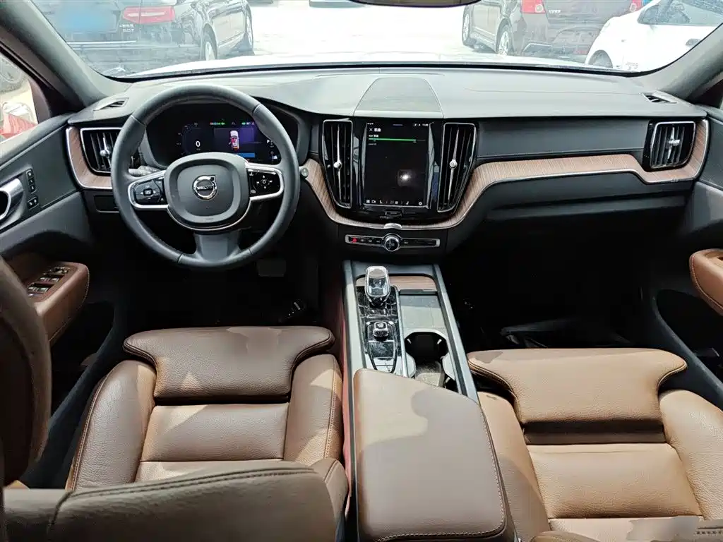 Volvo XC60 B5 4 WD Smart Vision Luxury