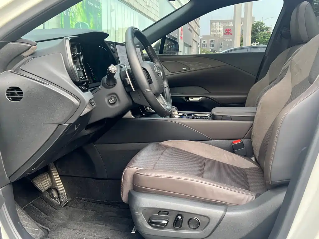 Lexus RX NEV 450 h+ 4 WD Smooth Enjoyment