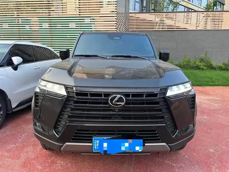 Lexus GX OVERTRAIL Far Peak