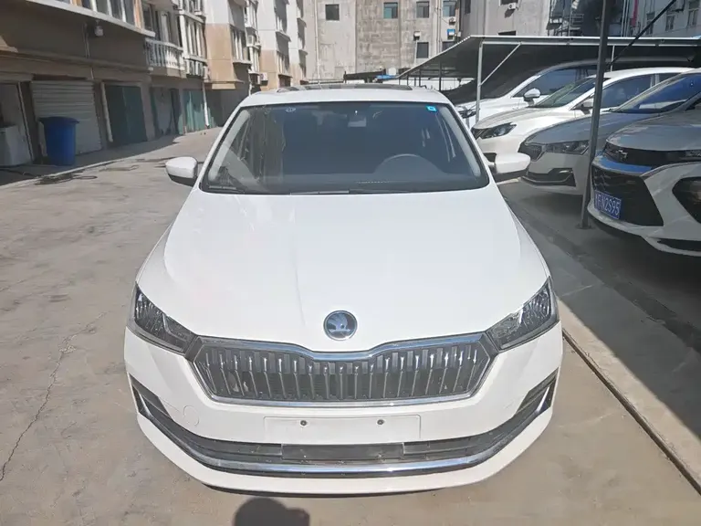 Skoda Rapid 1.5 L Auto Comfort Enjoyment