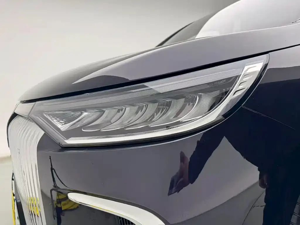 Voyah Dreamer PHEV 4 WD Flagship Kunpeng