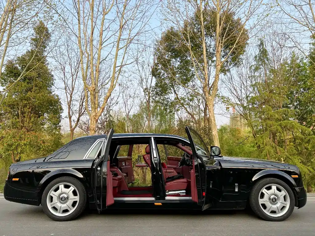 Phantom 6.7 L Extended EWB