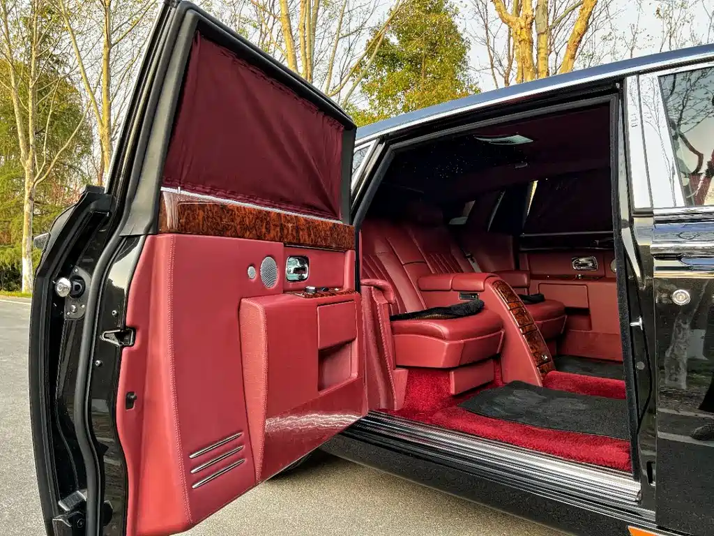Phantom 6.7 L Extended EWB