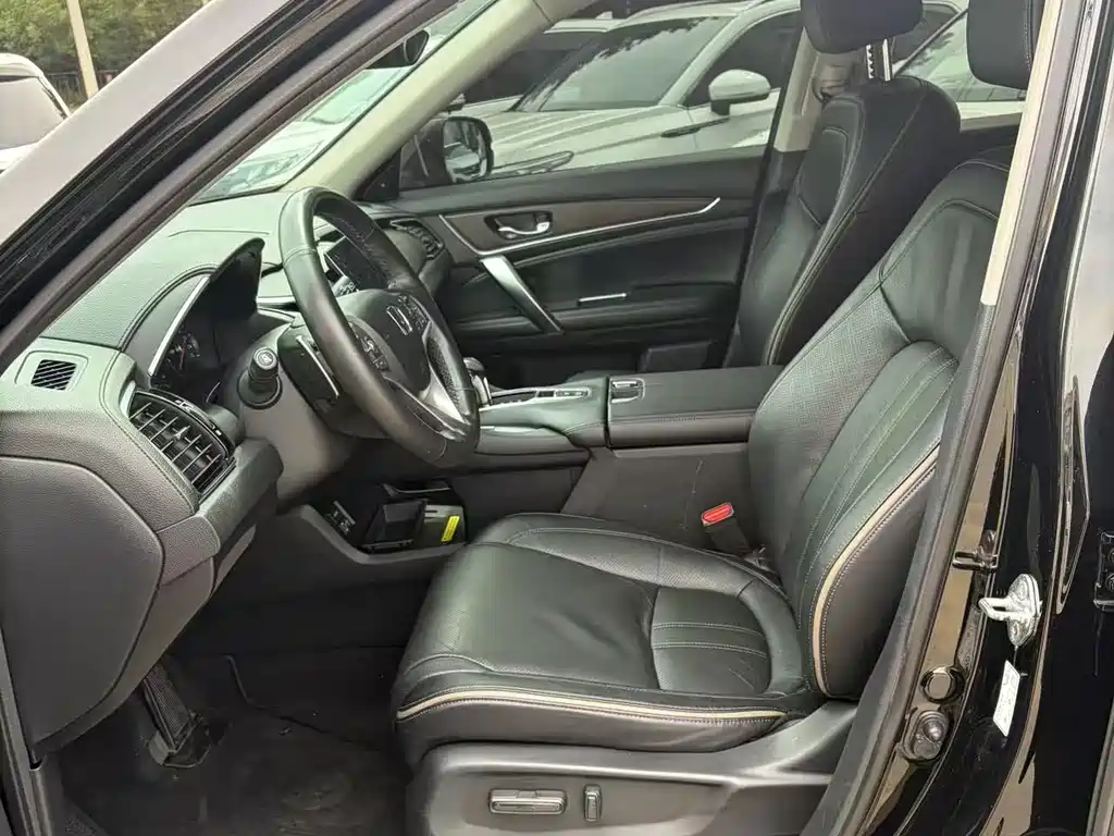 Avancier 240 TURBO 2 WD Premium