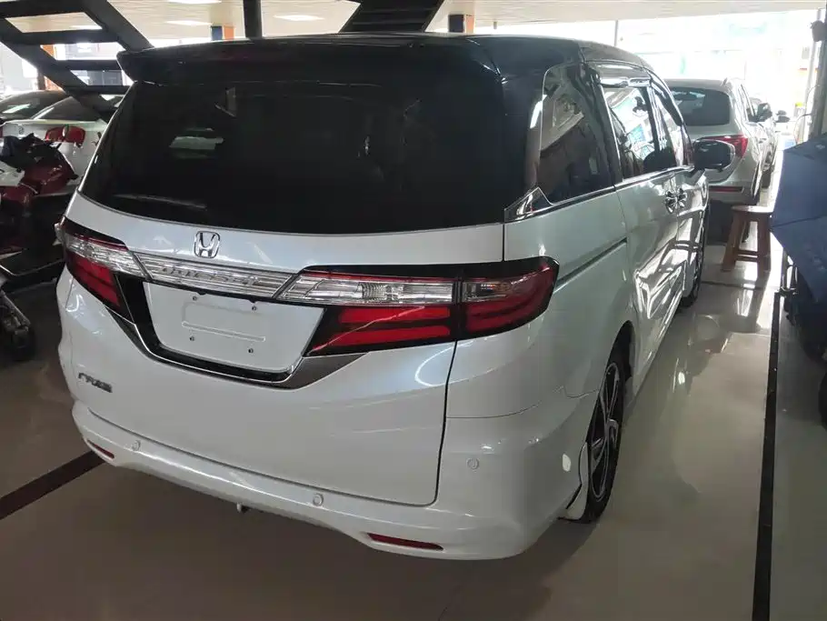 Odyssey 2.4 L Luxury