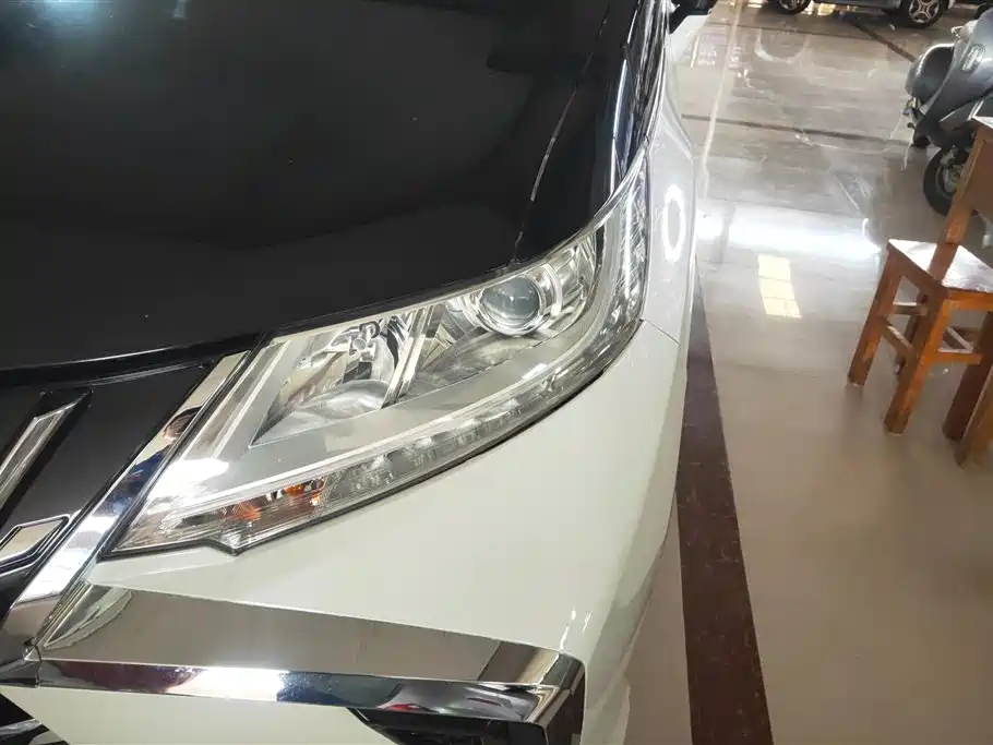 Odyssey 2.4 L Luxury