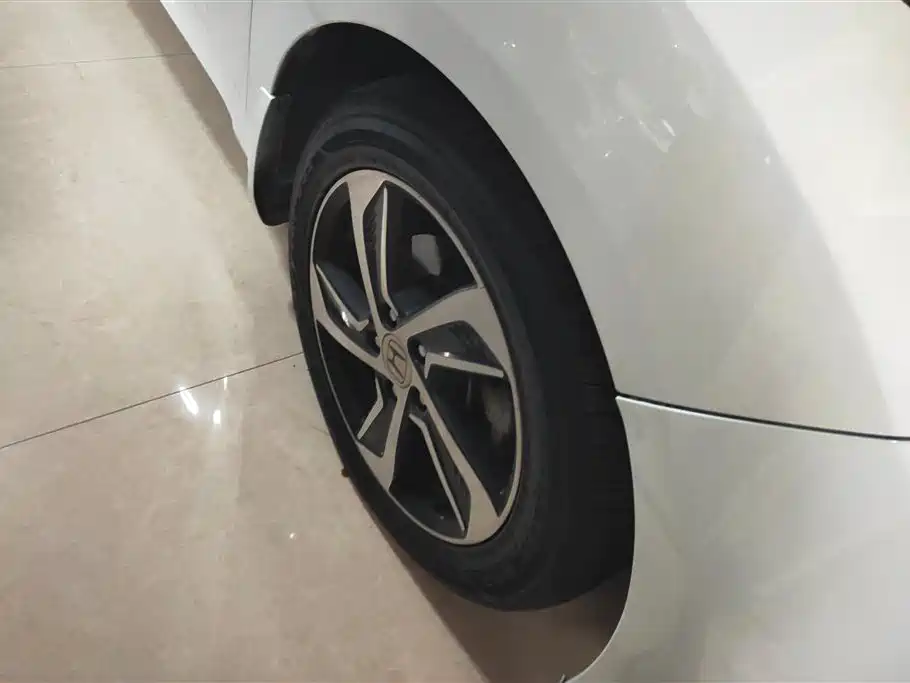 Odyssey 2.4 L Luxury