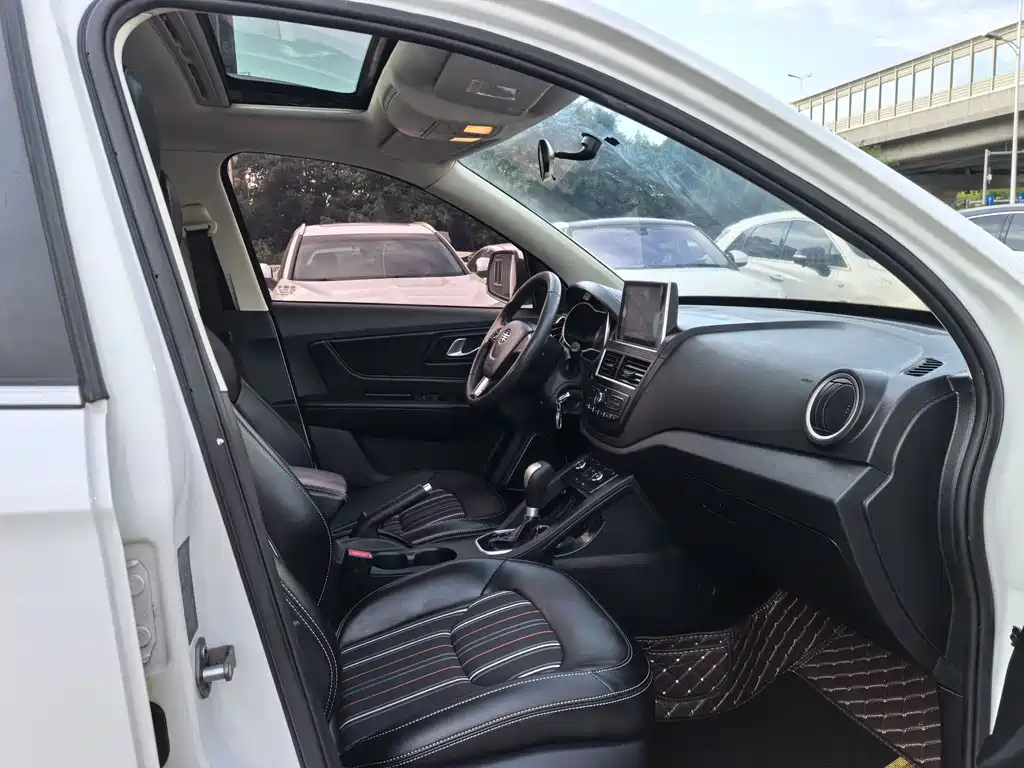 Besturn X40 1.6 L Auto Luxury