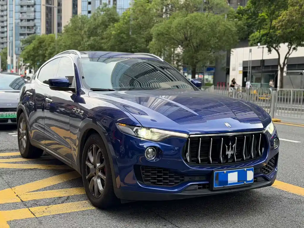 Levante 3.0 T Standard