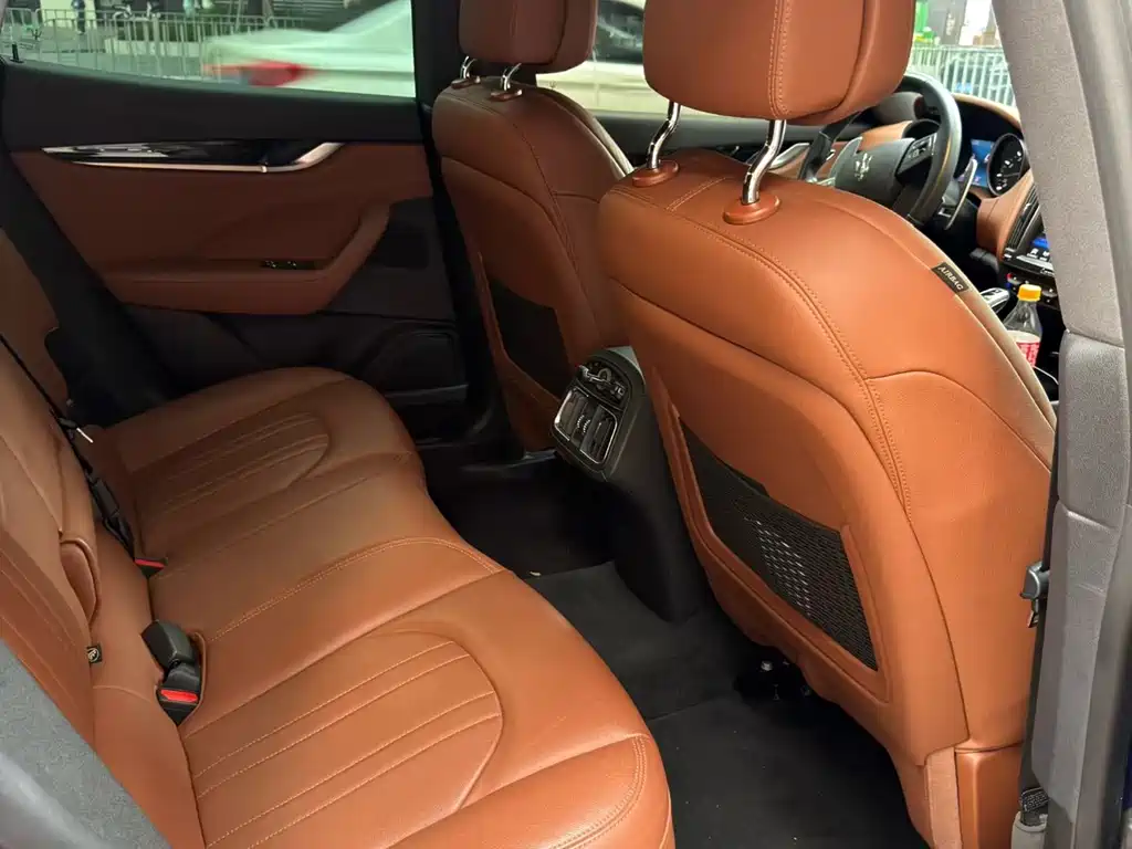 Levante 3.0 T Standard