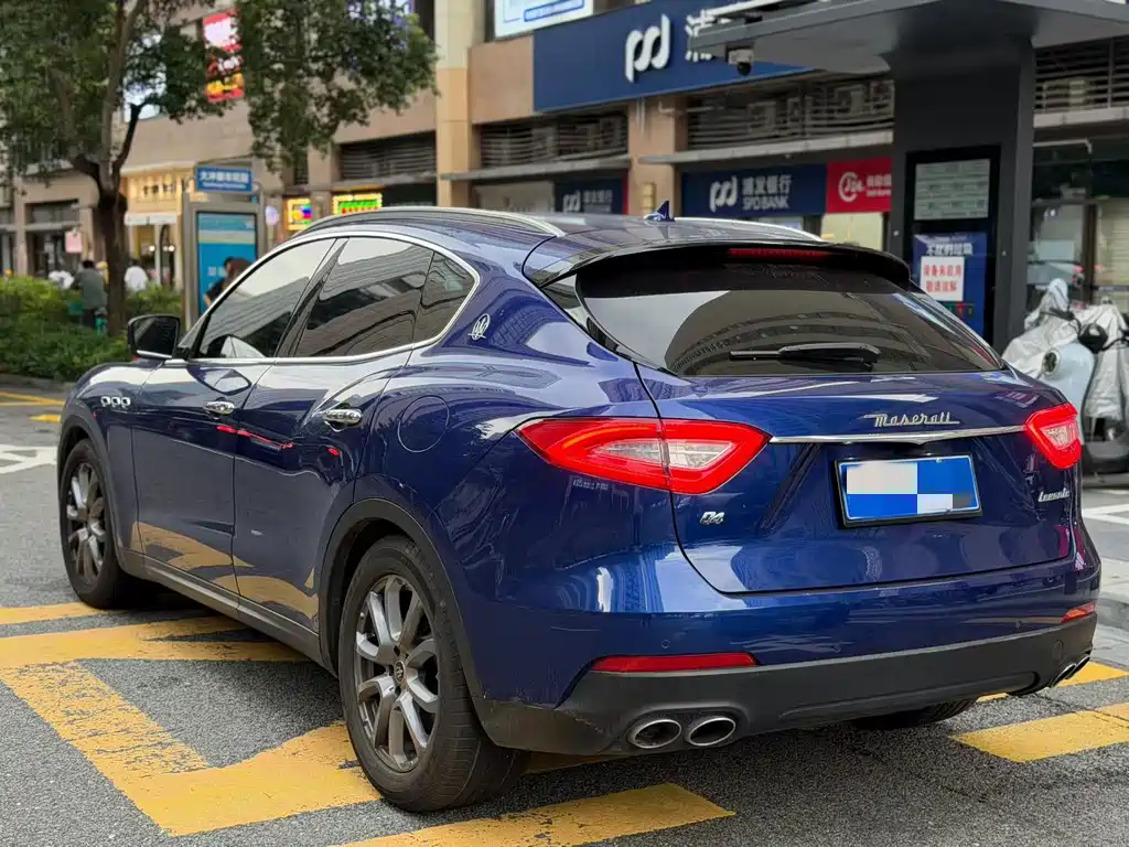 Levante 3.0 T Standard