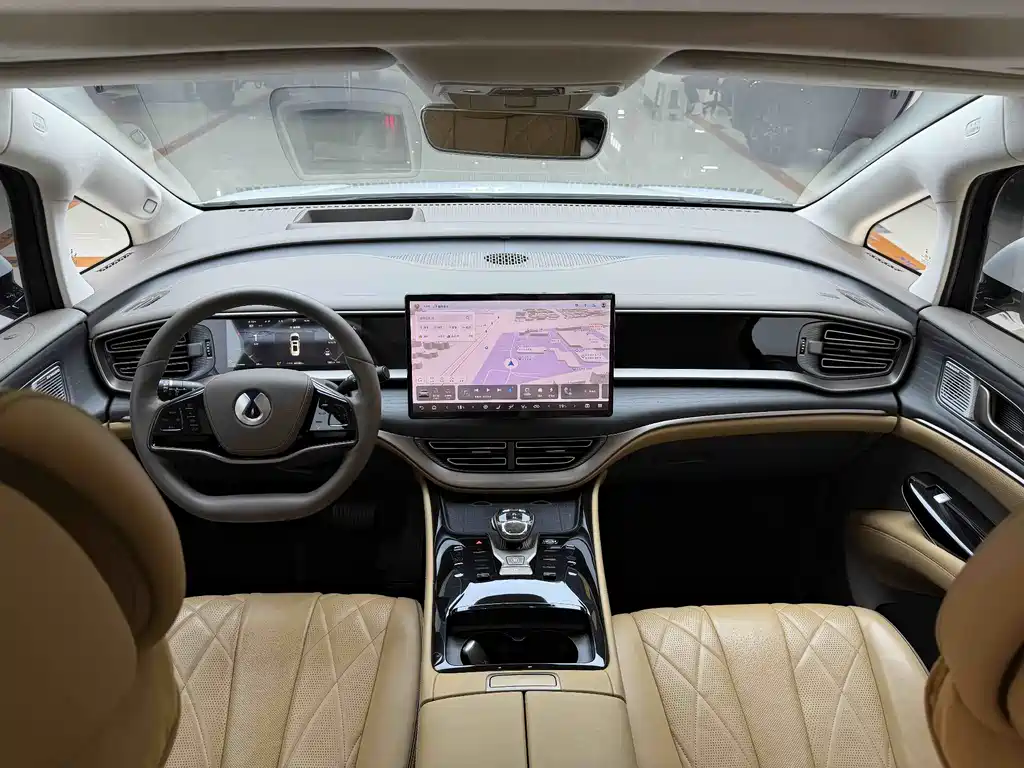 Denza D9 DM-i 970 4 WD Flagship