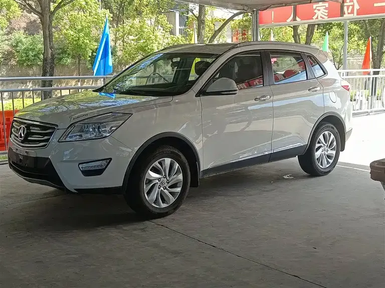 BAIC Weiwang S50 北汽威旺S50 2016款 1.5 T 手动乐动豪华型