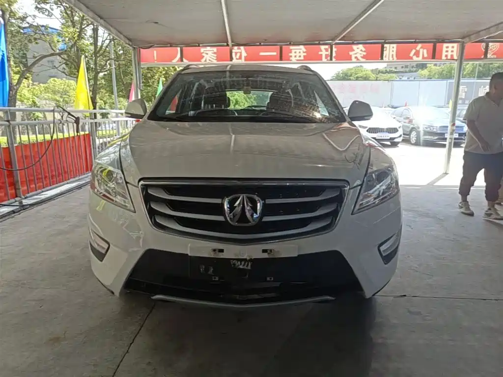 BAIC Weiwang S50 北汽威旺S50 2016款 1.5 T 手动乐动豪华型