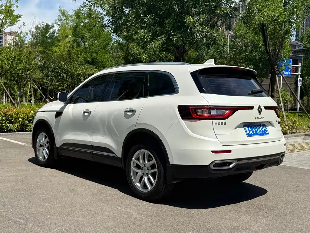 Koleos 2.5 L 4 WD Distinguished