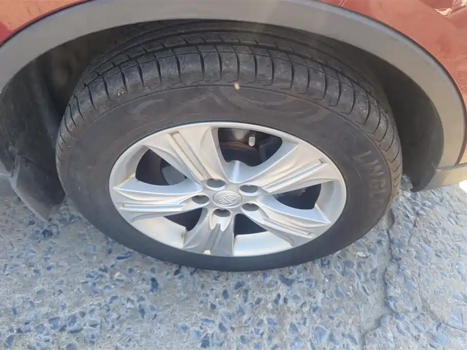 Besturn X80 2.0 L Auto Luxury