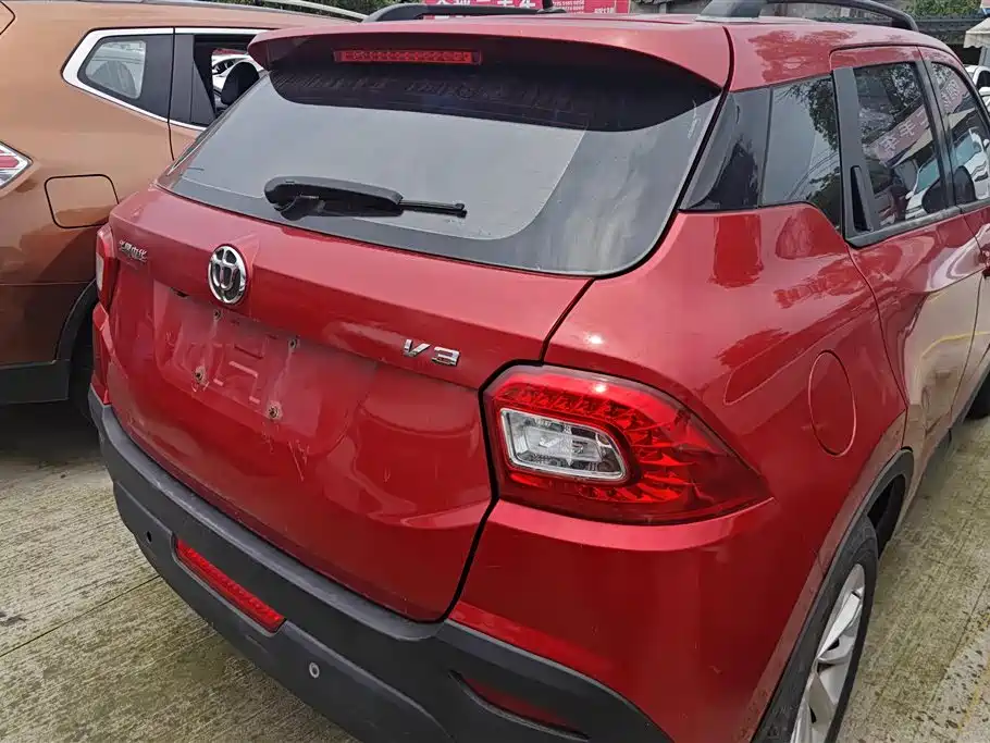 Brilliance V3 中华V3 2016款 1.5 L 手动智能型