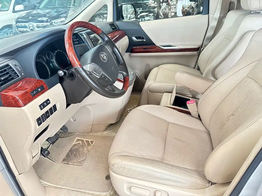 Alphard 2.4 L Luxury
