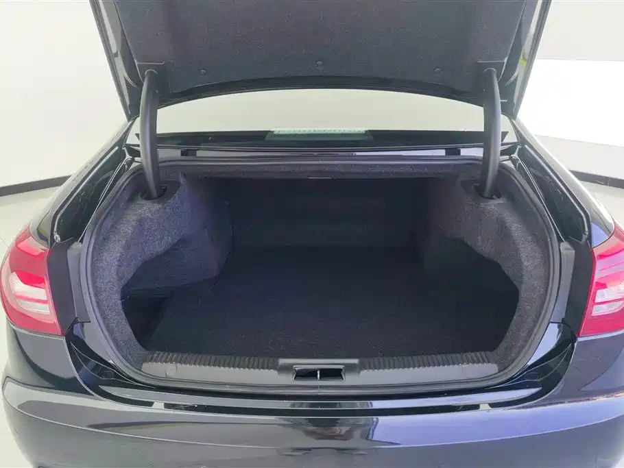 Hongqi H7 1.8 T Comfort